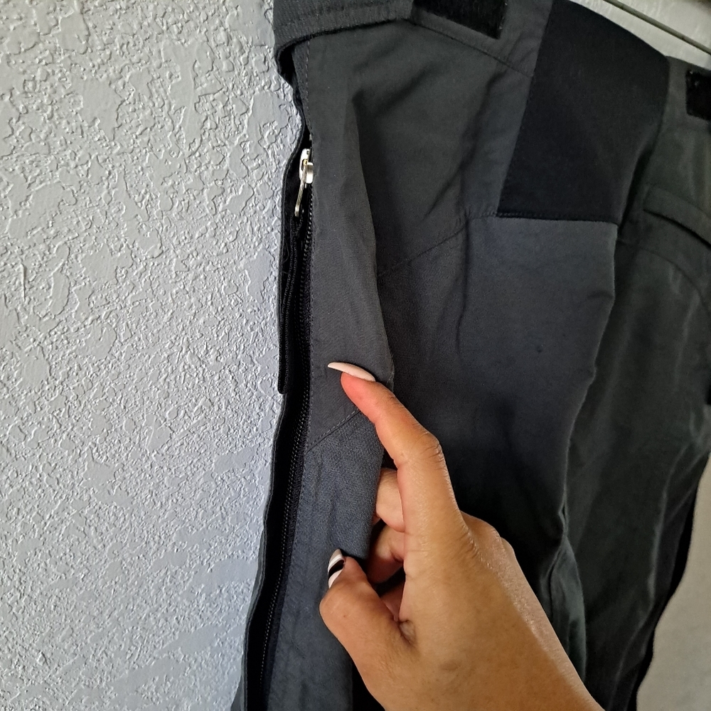 Mountain HardWear Ski/Snow Pants - Picture 8 of 11